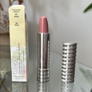 Clinique Dramatically Different in Barely 01